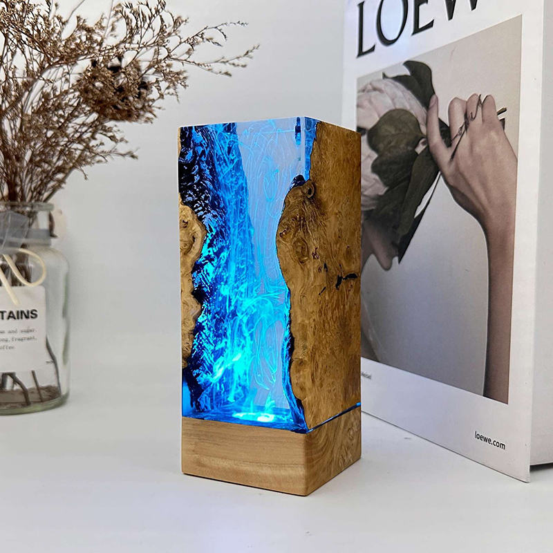 Lampada da Tavolo in Resina a  - Resin Art Baby recensione e prezzo