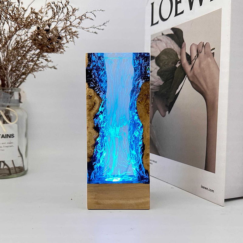 Lampada da Tavolo in Resina a  - Resin Art Baby recensione e prezzo